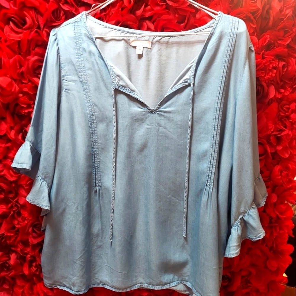 LC Lauren Conrad Women's Size XXL Flowy shirt - Light Denim